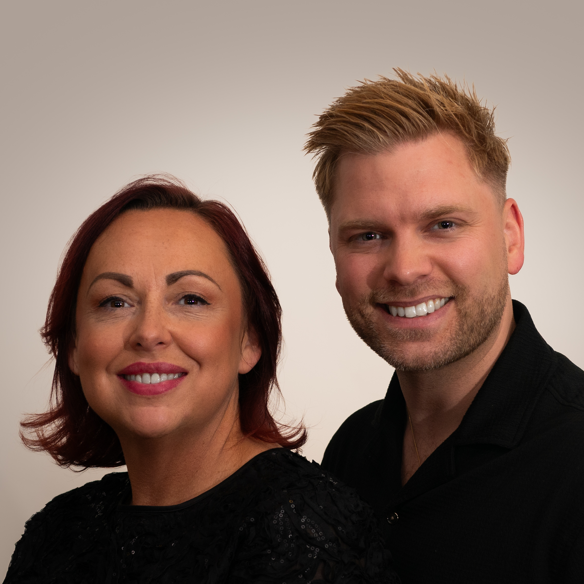 Vote for Victoria & Linus